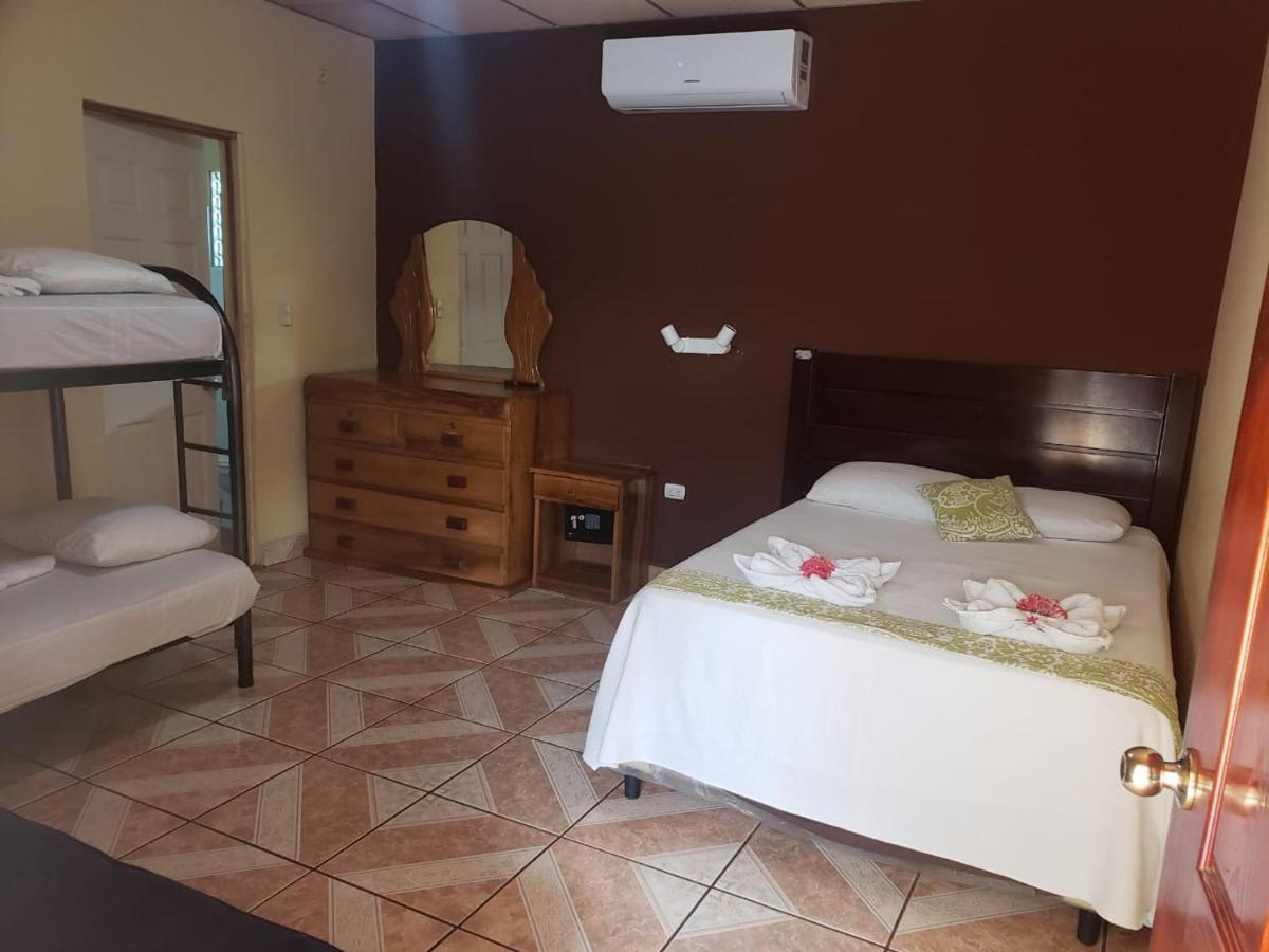 Hotel Miraflores El Cuco Bagian luar foto