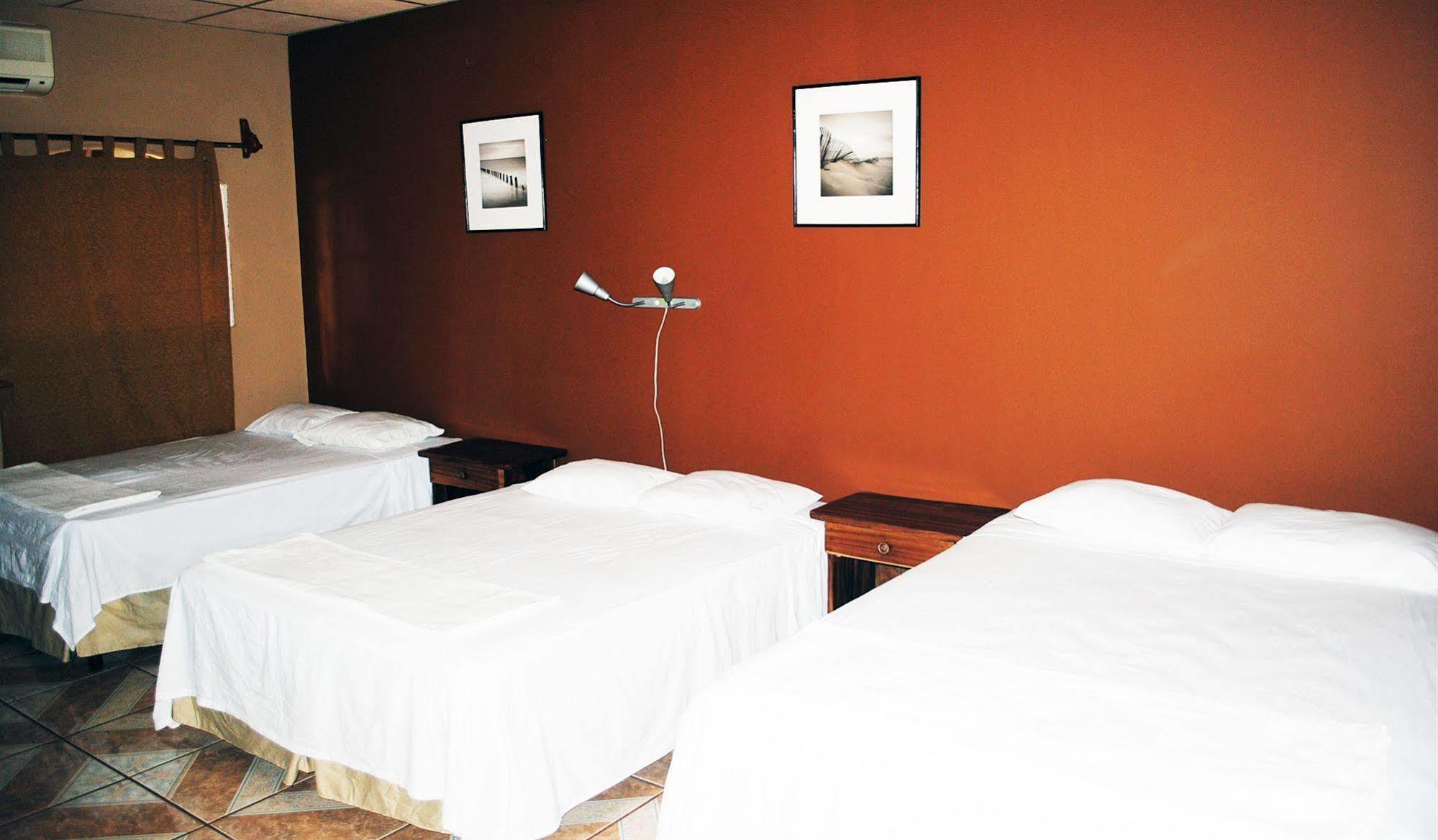 Hotel Miraflores El Cuco Bagian luar foto